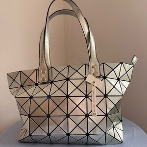 Silver Black Large Geometric Tote Handbag Diagonal Square Pattern Zip